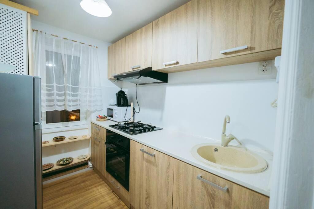 House Of Art Apartment Bukares Bagian luar foto